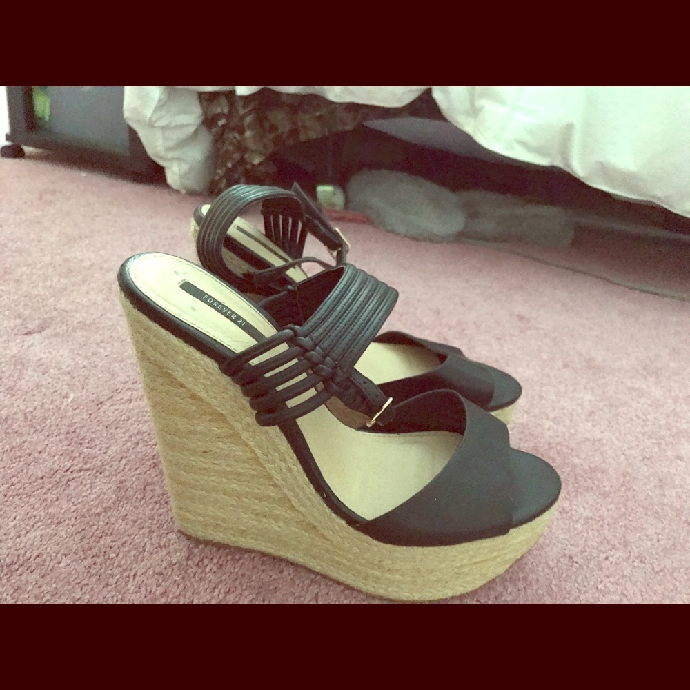 Black Wedges